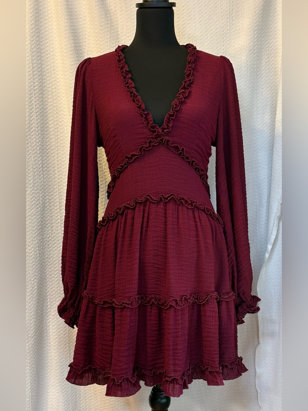 Altar’d State burgundy textured mini dress. Very good condition!
Size M